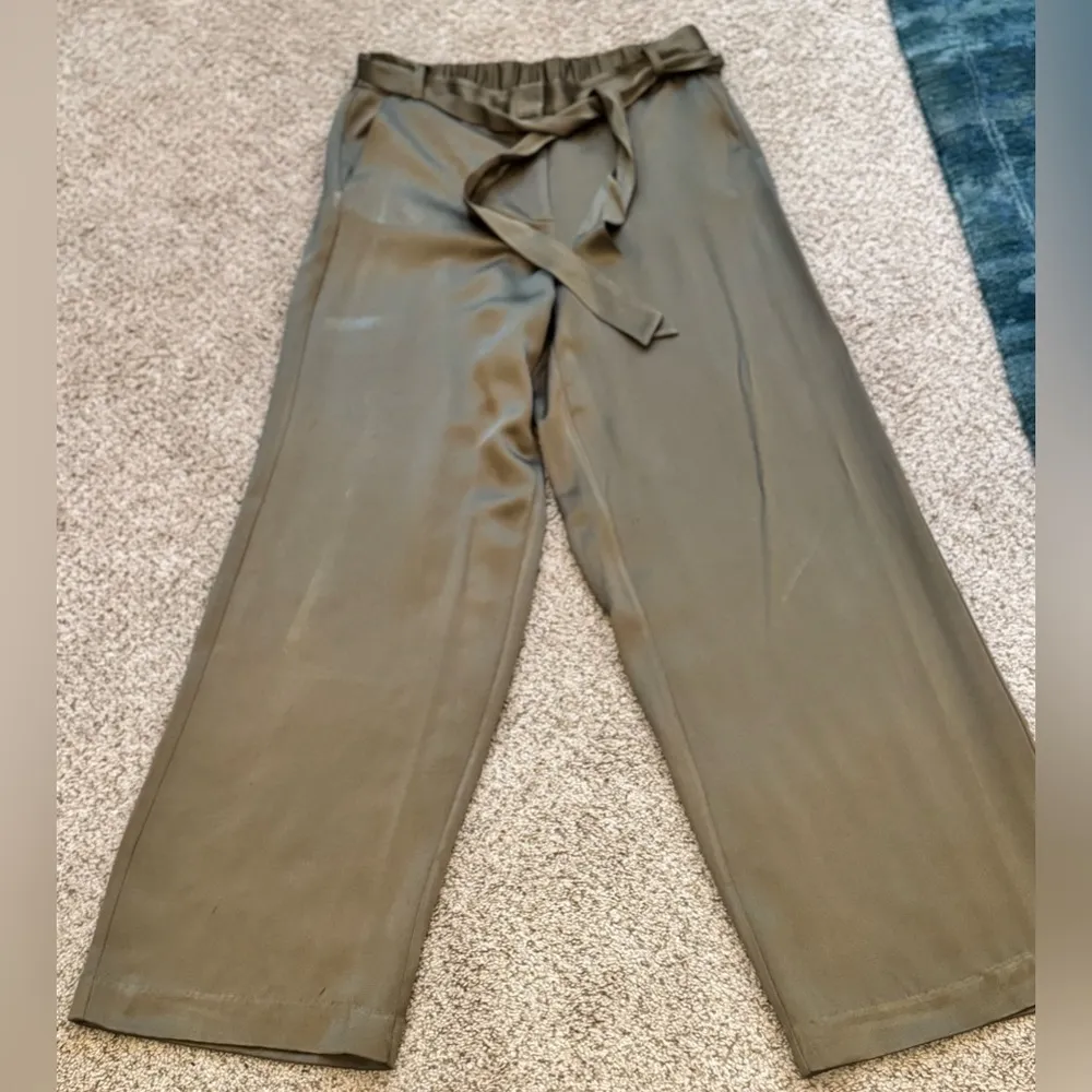 Vince Camuto Olive Wide Leg Baggy Paperbag Waist LoginLook Quiet Luxury - Image 2