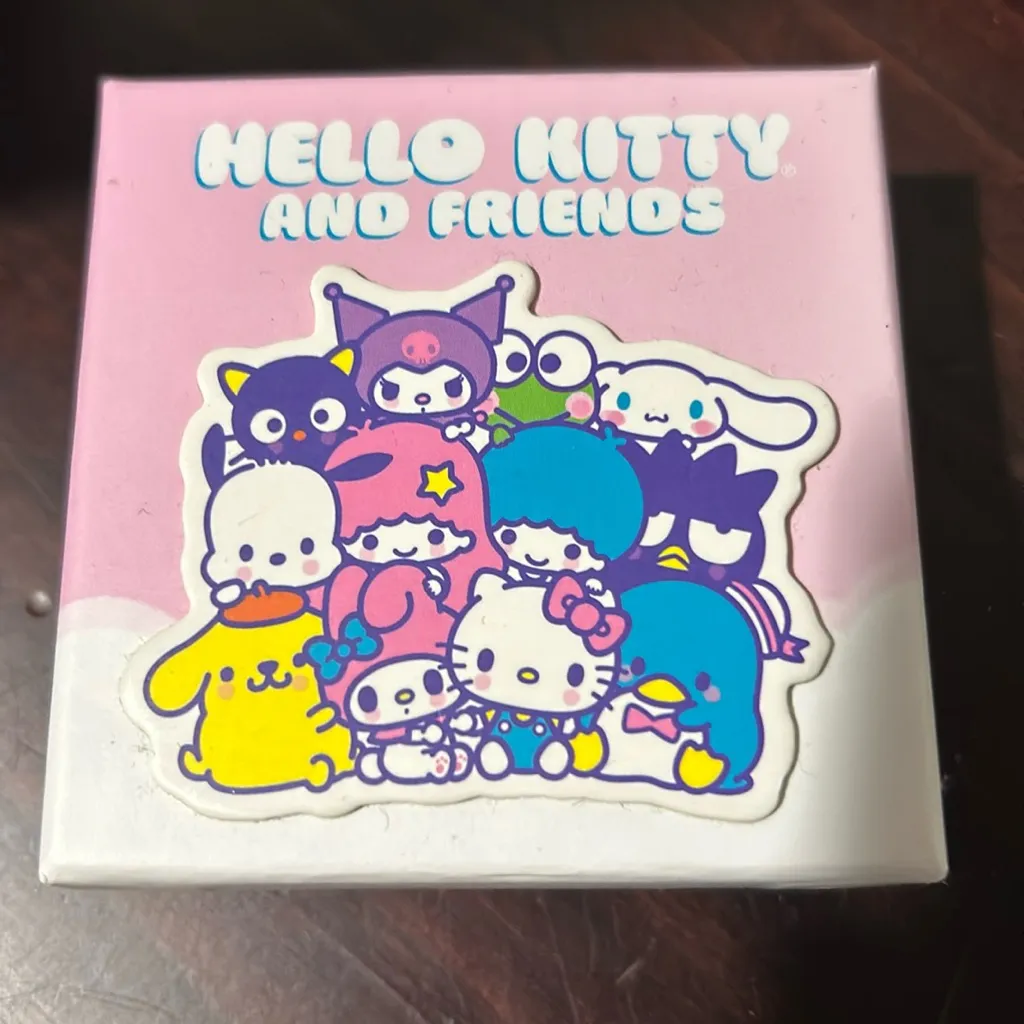 Hello kitty necklace new in box - Image 2