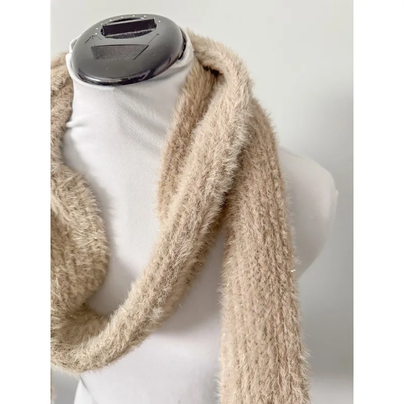 Old Navy Oatmeal and Gold Eyelash Scarf - NWT! - Image 6