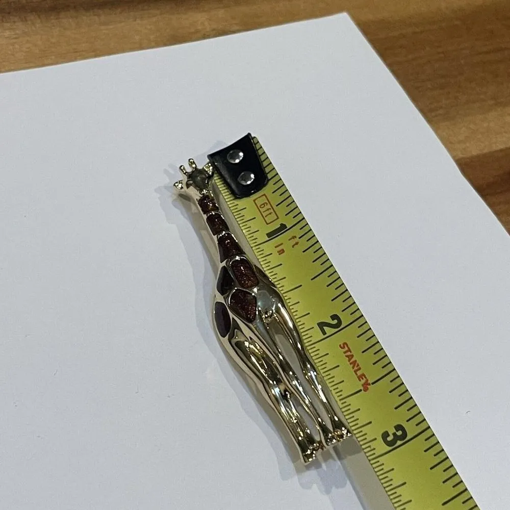 Liz Claiborne - Signed LC Brooch Pin Gold Tone / Brown Enamel Giraffe - Image 6