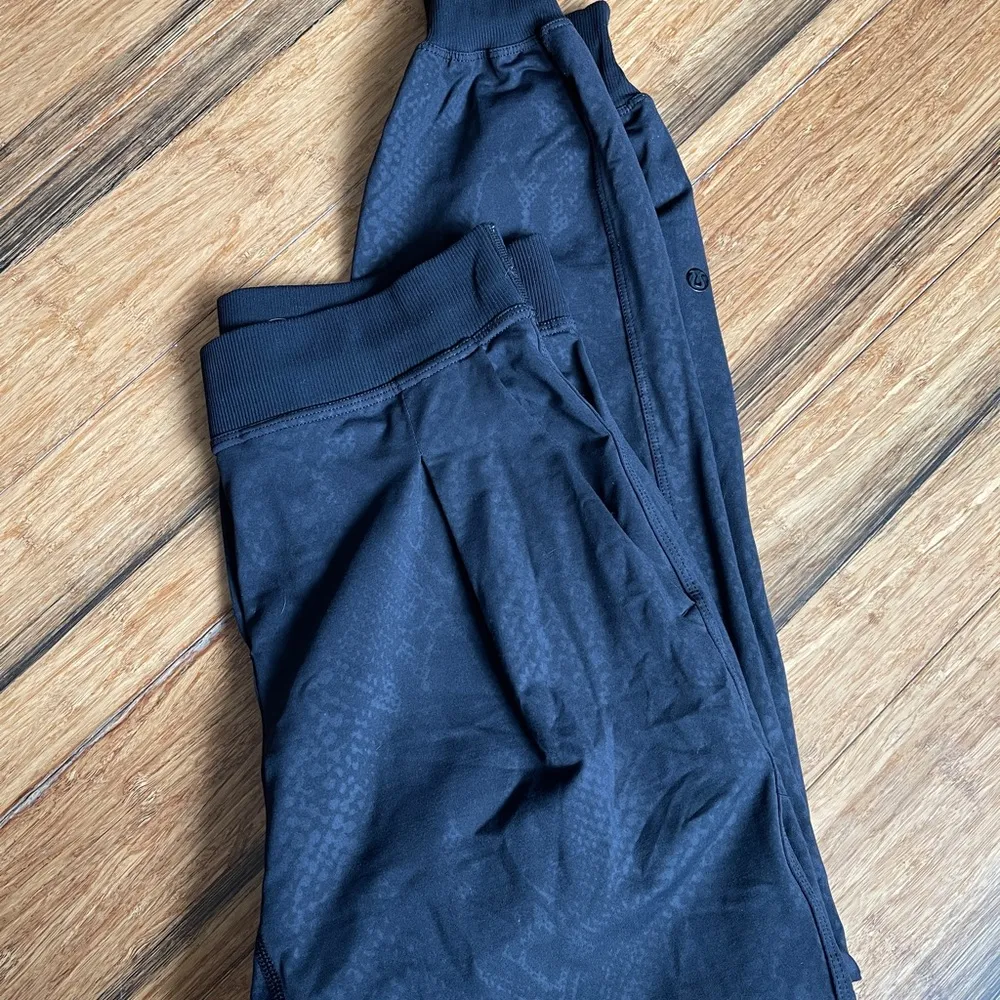Lululemon yoga party pant - Image 4