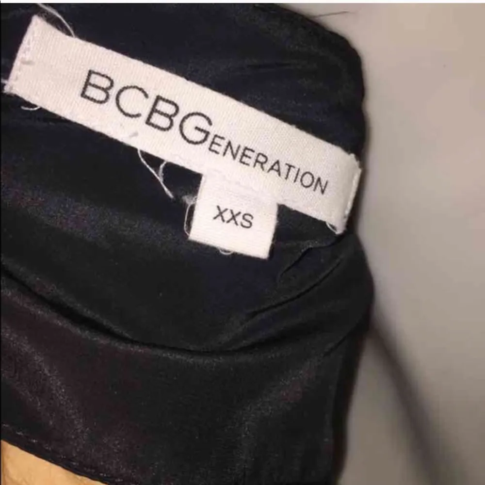 BCBG Back Cutout Sheer Sleeve Romper Black XXS - Image 6