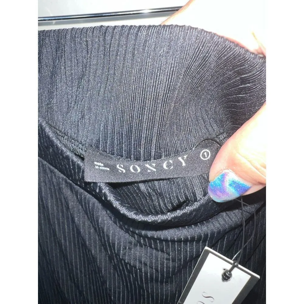 Soncy Plus Asymmetrical Flair Skirt (Soncy size 1) Black - Image 8