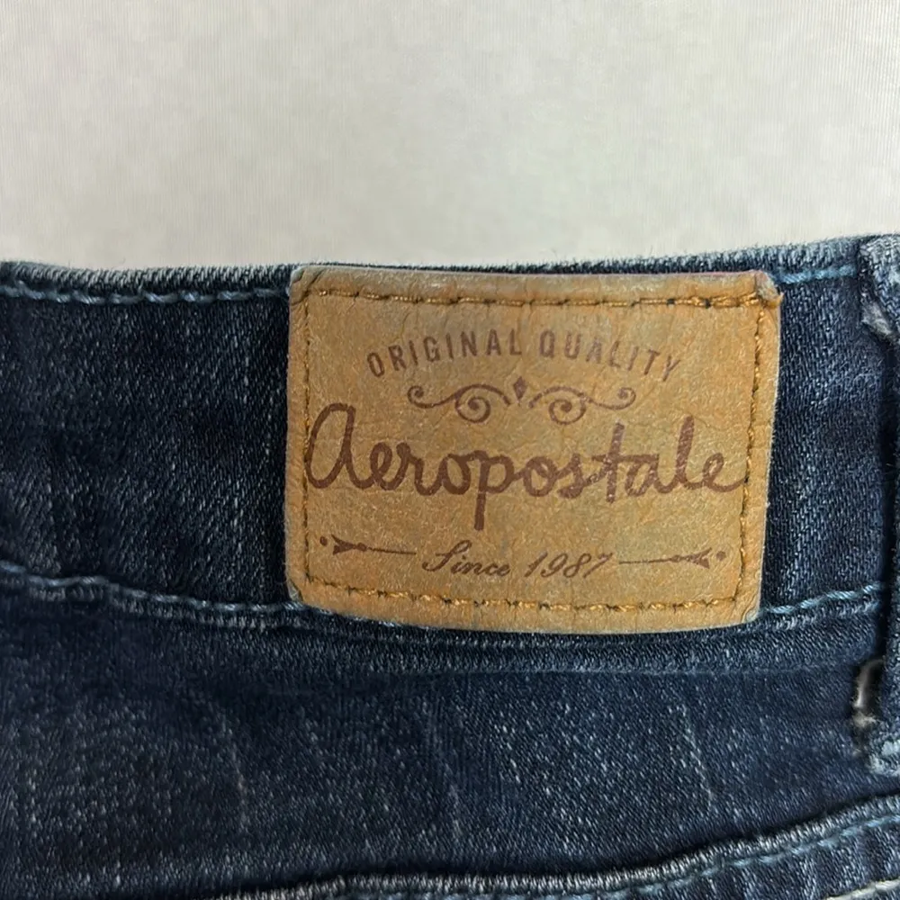 Women’s Aeropostale Lola cropped jagging 9/10 regular normal stretch dark wash - Image 3