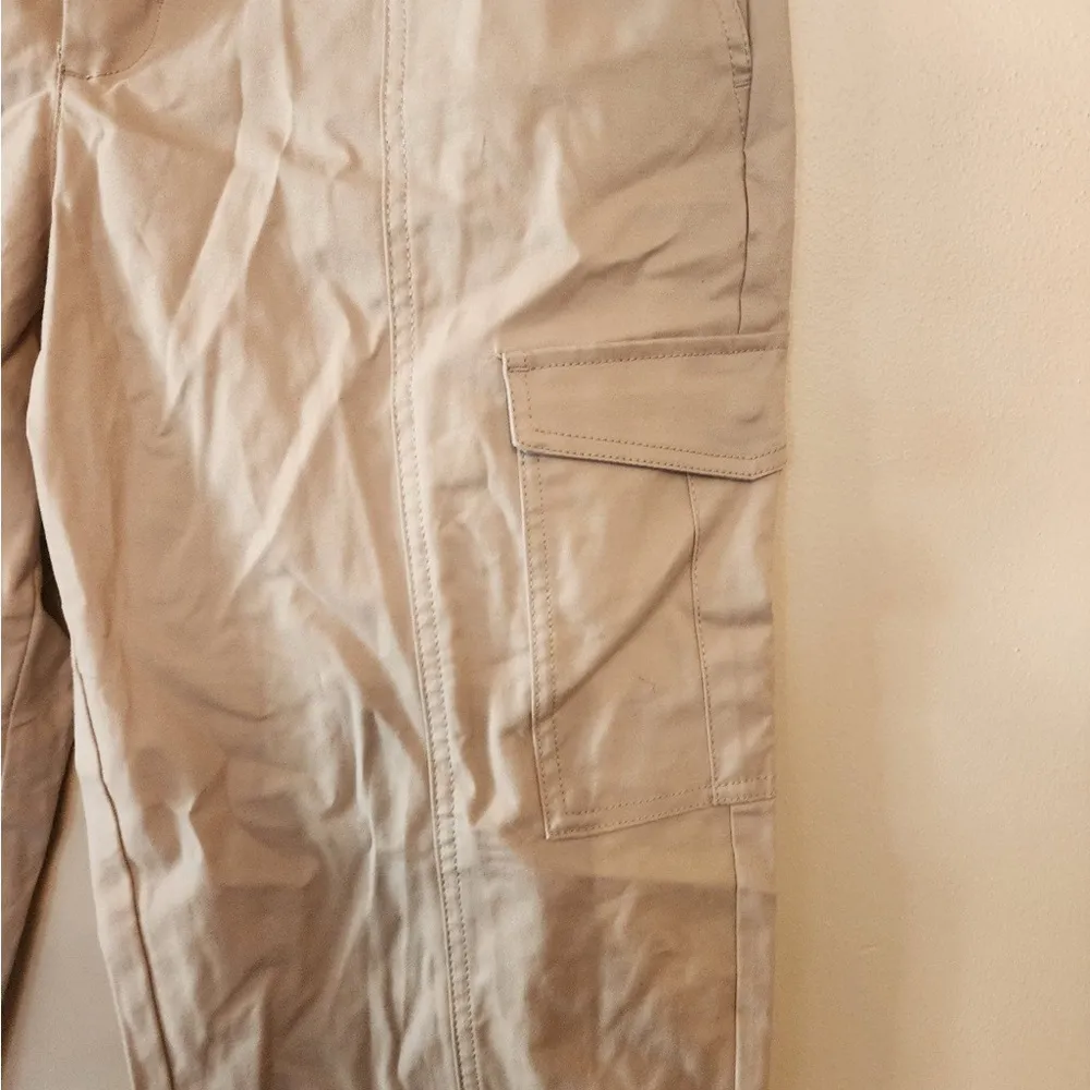 A New Day Khaki Tapered leg ankle length cargo pants size 14 - Image 2