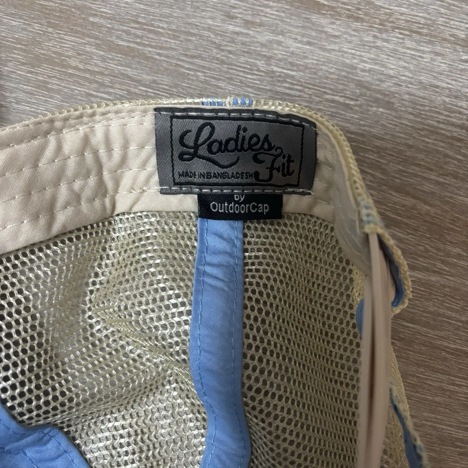 Vintage Women’s Fit outdoor trucker Hat Ball Cap Blue America W/Flag One size - Image 4