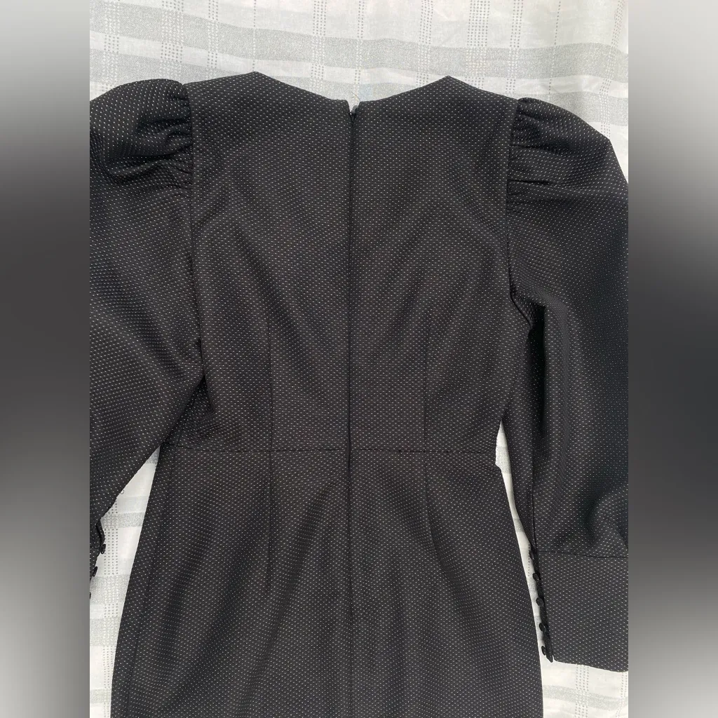 BCBGMAXAZRIA METALLIC BLACK GOLD COMBO METALLIC PUFF SHOULDER - Image 4