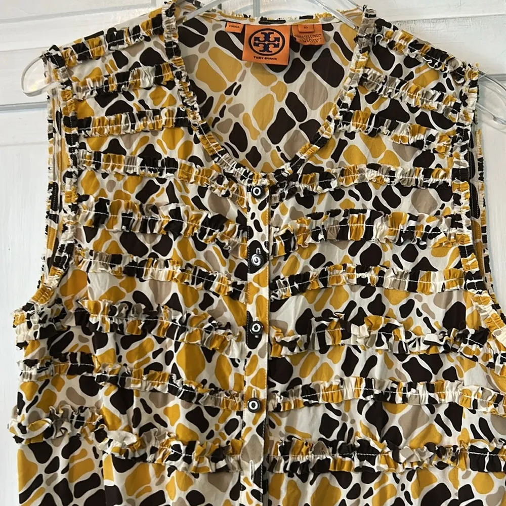 Tory Burch 100% Silk Yellow and Black Ruffled Sleeveless Blouse - Size 10 - Image 4