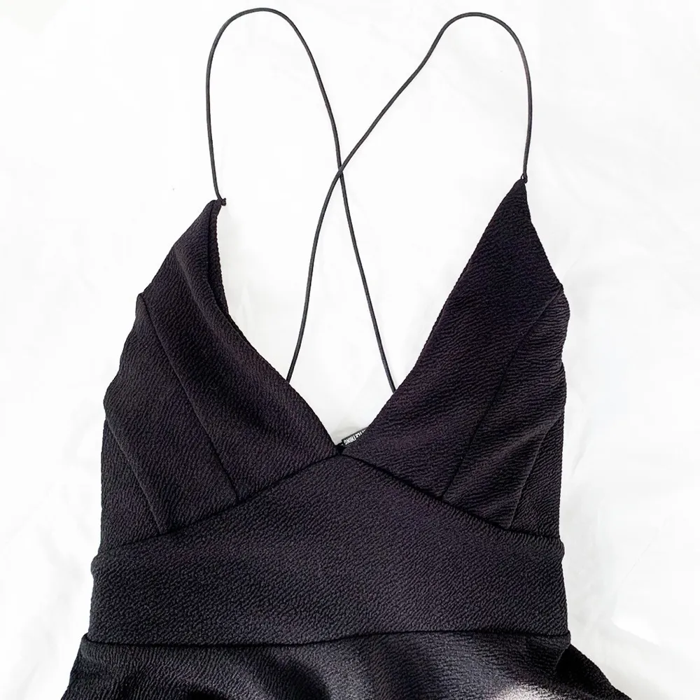 NWT PrettyLittleThing Luccie Black Crepé Skater Mini Dress V Neck XS - Image 8