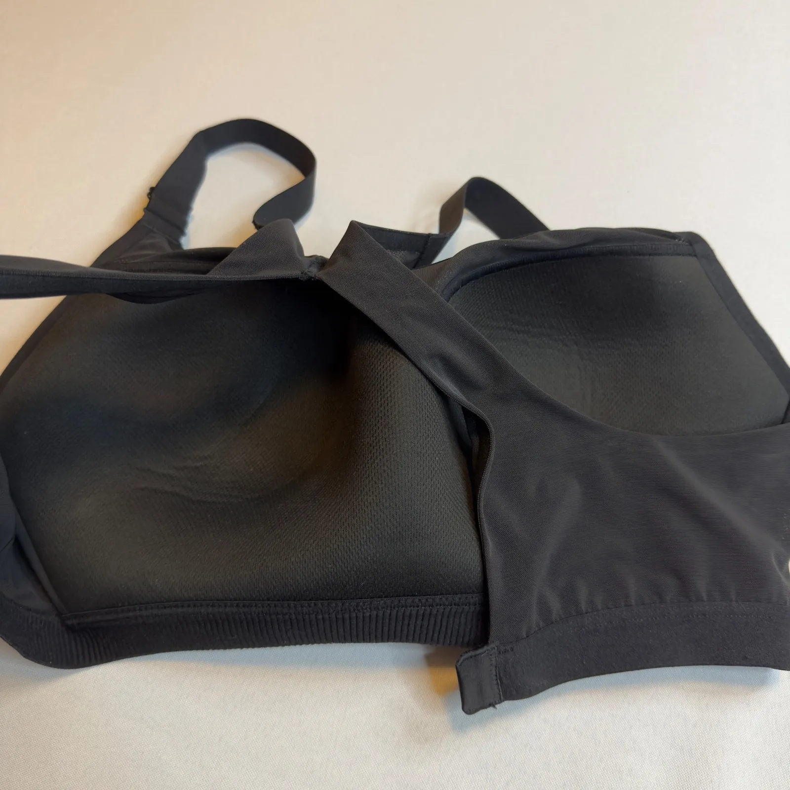 Victoria's Secret Sport Bra Black Camo Racerback Adjustable Straps Size 36D - Image 7