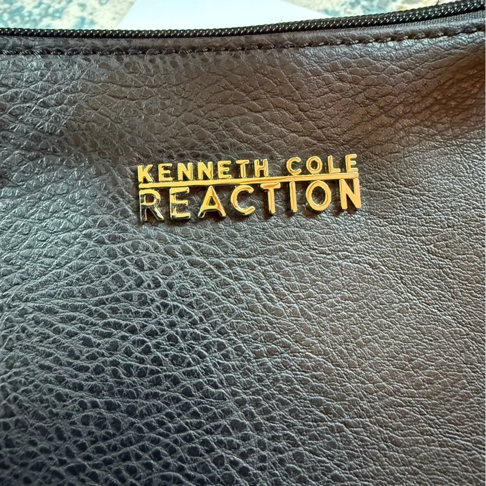 Vintage Kenneth Cole Reaction Black Faux Leather Shoulder Bag - Image 4