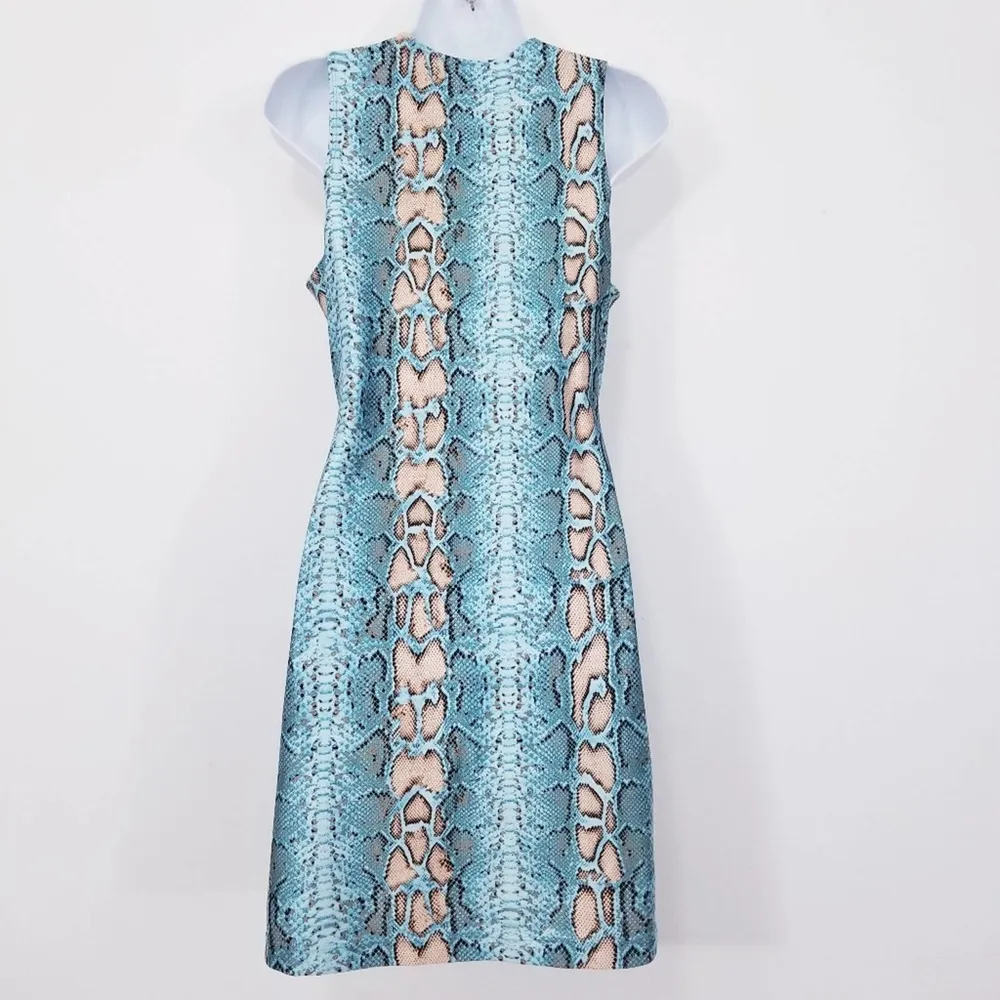 NAVEN Snake Print Sleeveless Shift Dress - Image 4
