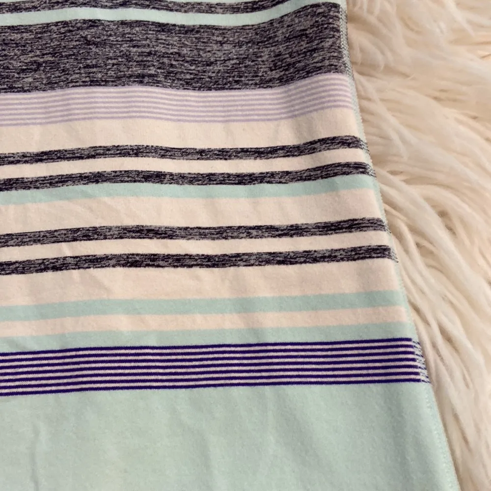 Lululemon Tan Top size 6 good condition length 26” bust 26” see all photos - Image 6