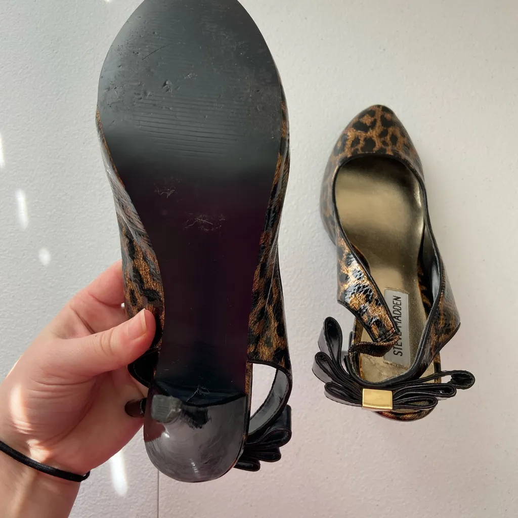 Steve Madden women’s Mevas glossy leopard print bow sling back‎ pumps heels 8.5 - Image 8