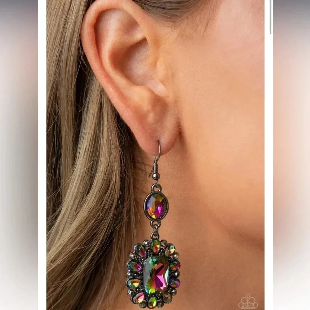 Paparazzi  Jewelry - Capriciously Cosmopolitan Earrings - Image 2