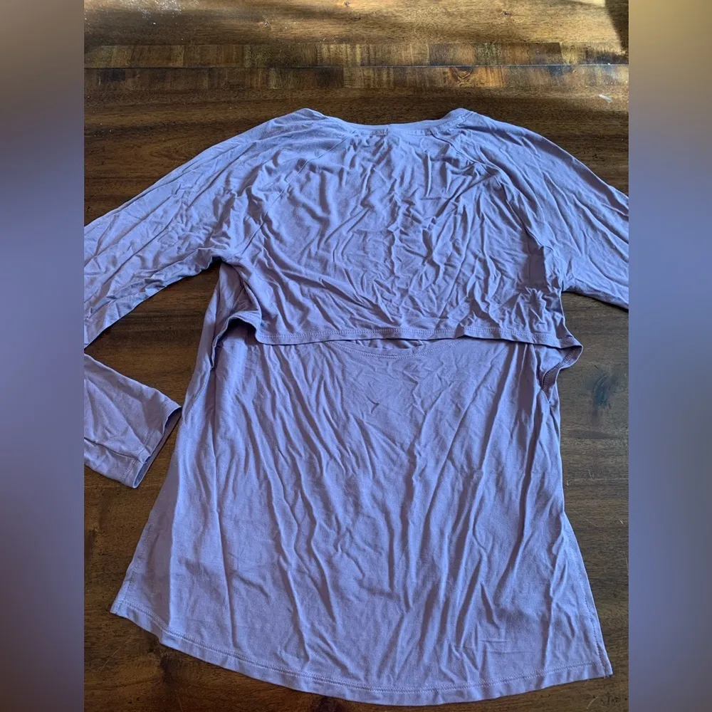 Under‎ Armour Top Long Sleeve Tee Shirt Women’s XS Purple Open Back - Image 3