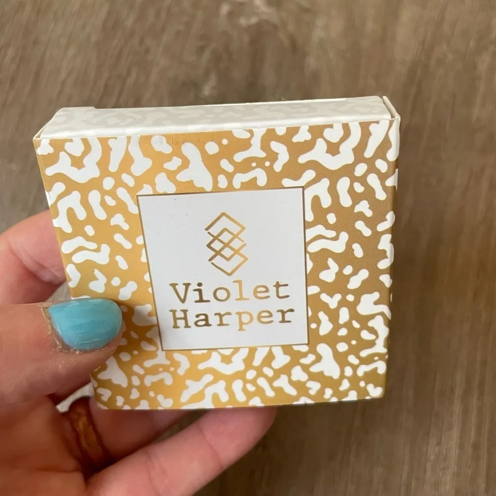 Violet Harper Morgan Gold beaded bracelet and earrings set NEW in packaging - Image 5