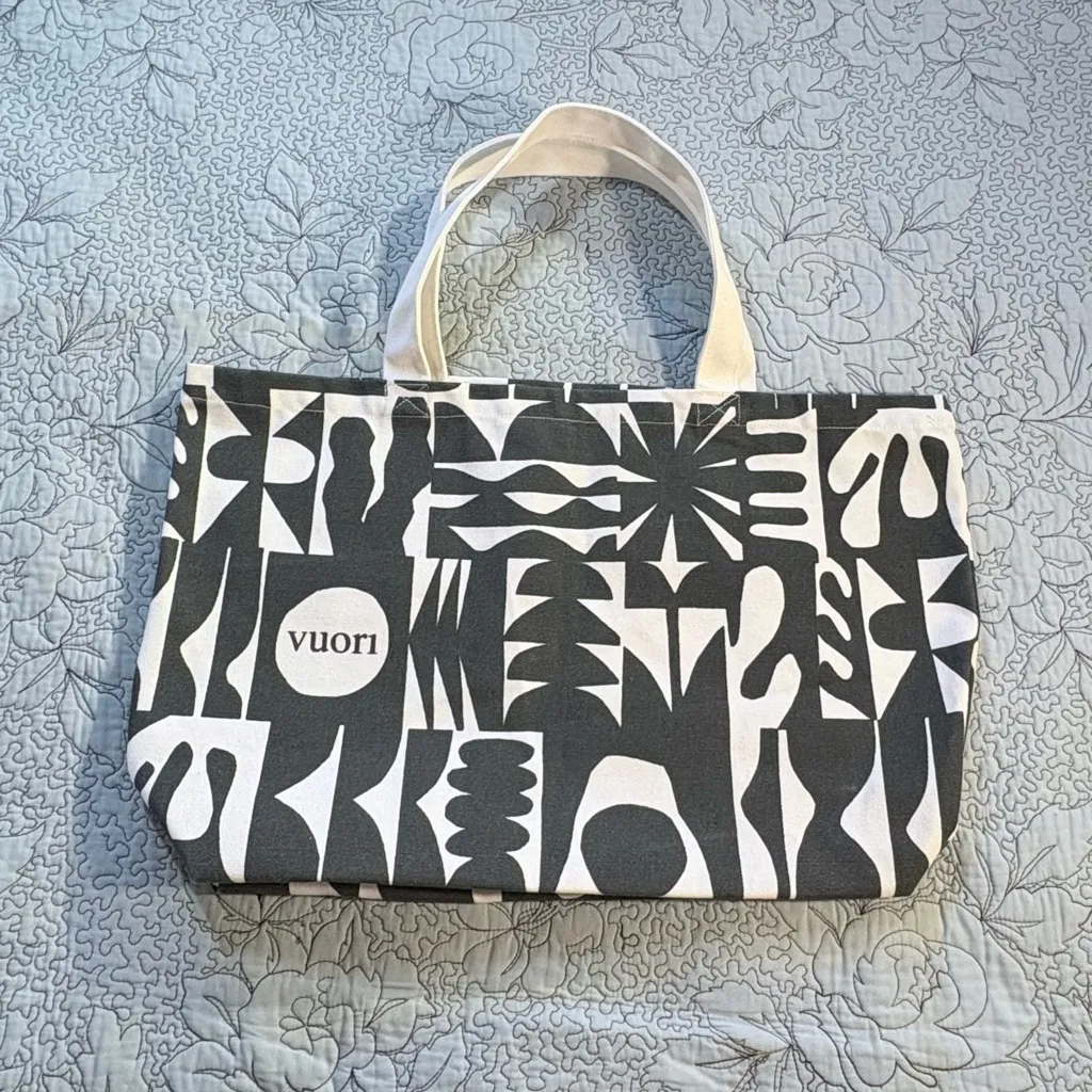 ♨️Vuori Limited Edition Charcoal and Cream Abstract Oversized Canvas Tote Bag💛 - Image 3