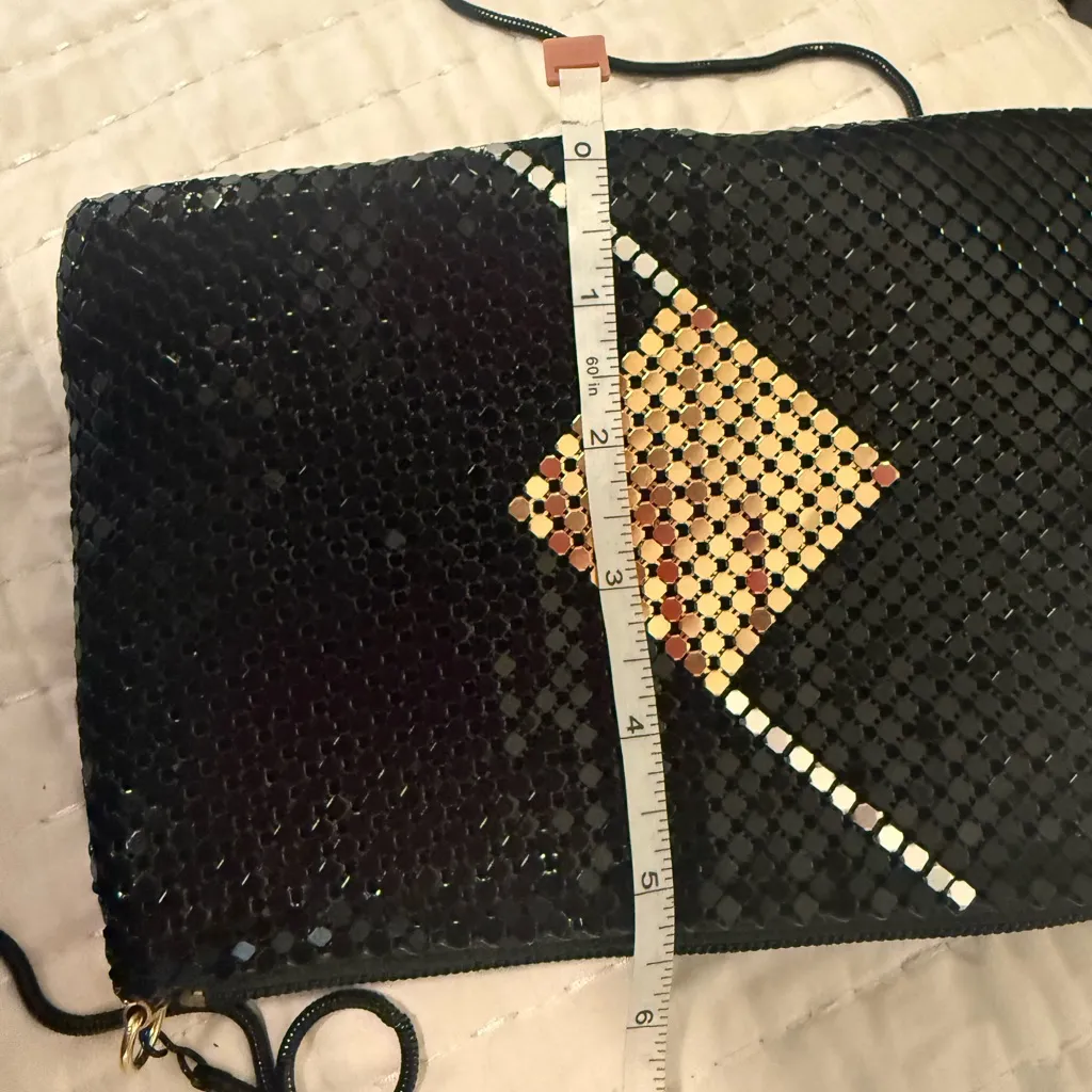 Vintage Black Mesh Crossbody Purse with Gold Diamond Detail - Image 6