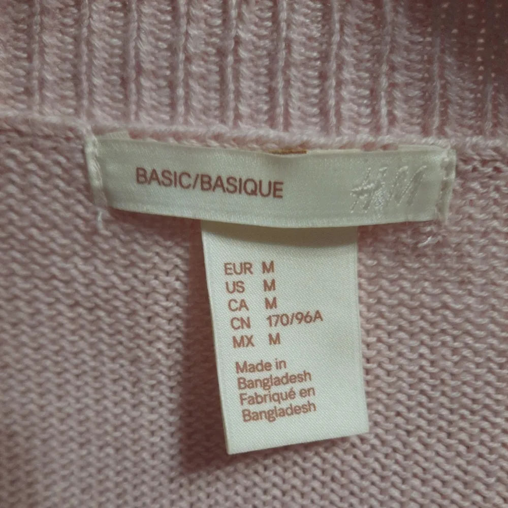H&M Basic Light Pink Sweater Size Medium - Image 4