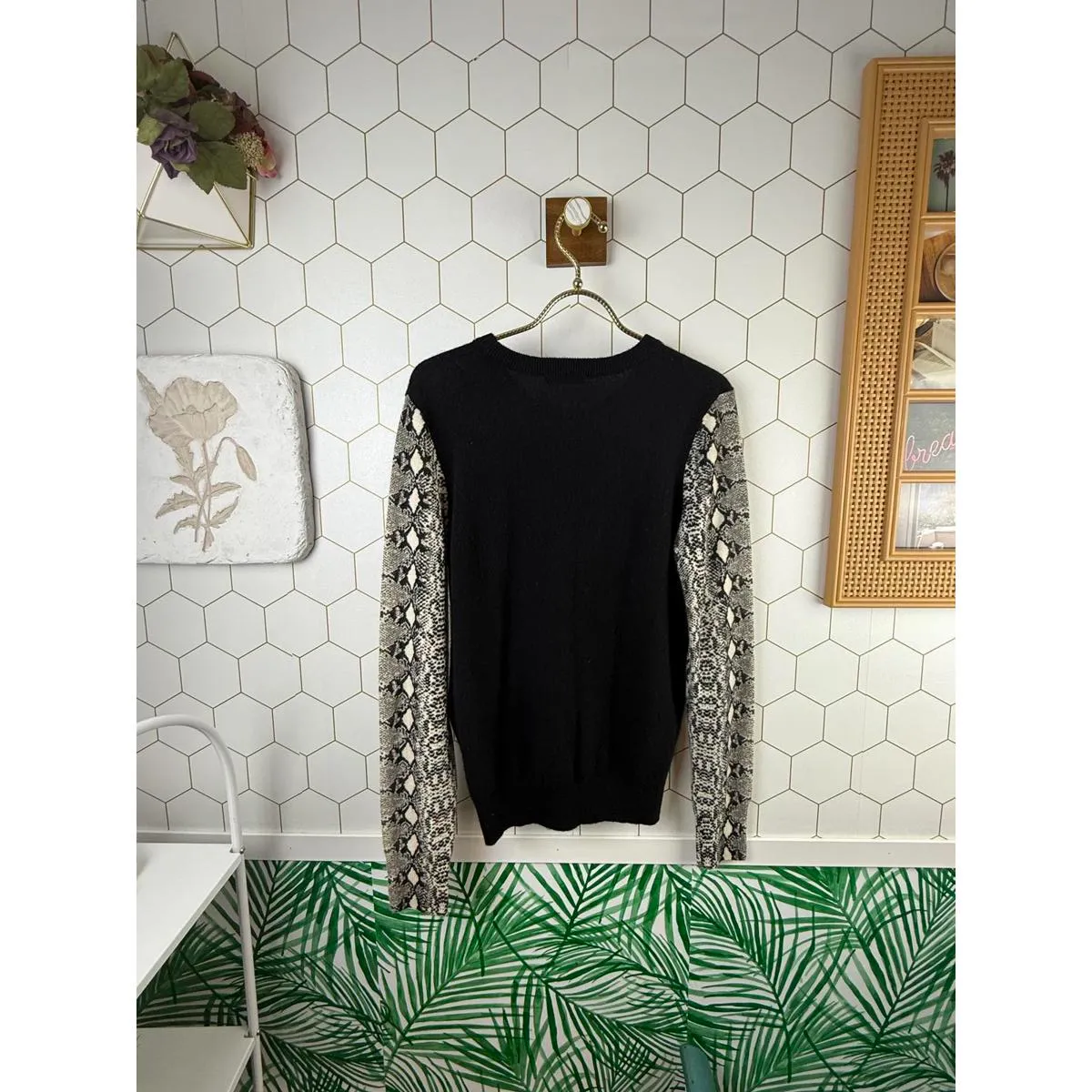 Equipment Femme Cashmere Black Animal Print Crewneck Sweater - Size - Medium - Image 4