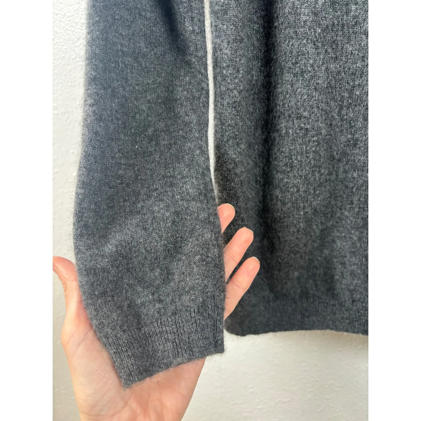 LARK & RO Womens Large Gray 100% Cashmere Turtleneck Sweater Quiet Luxury - Image 4