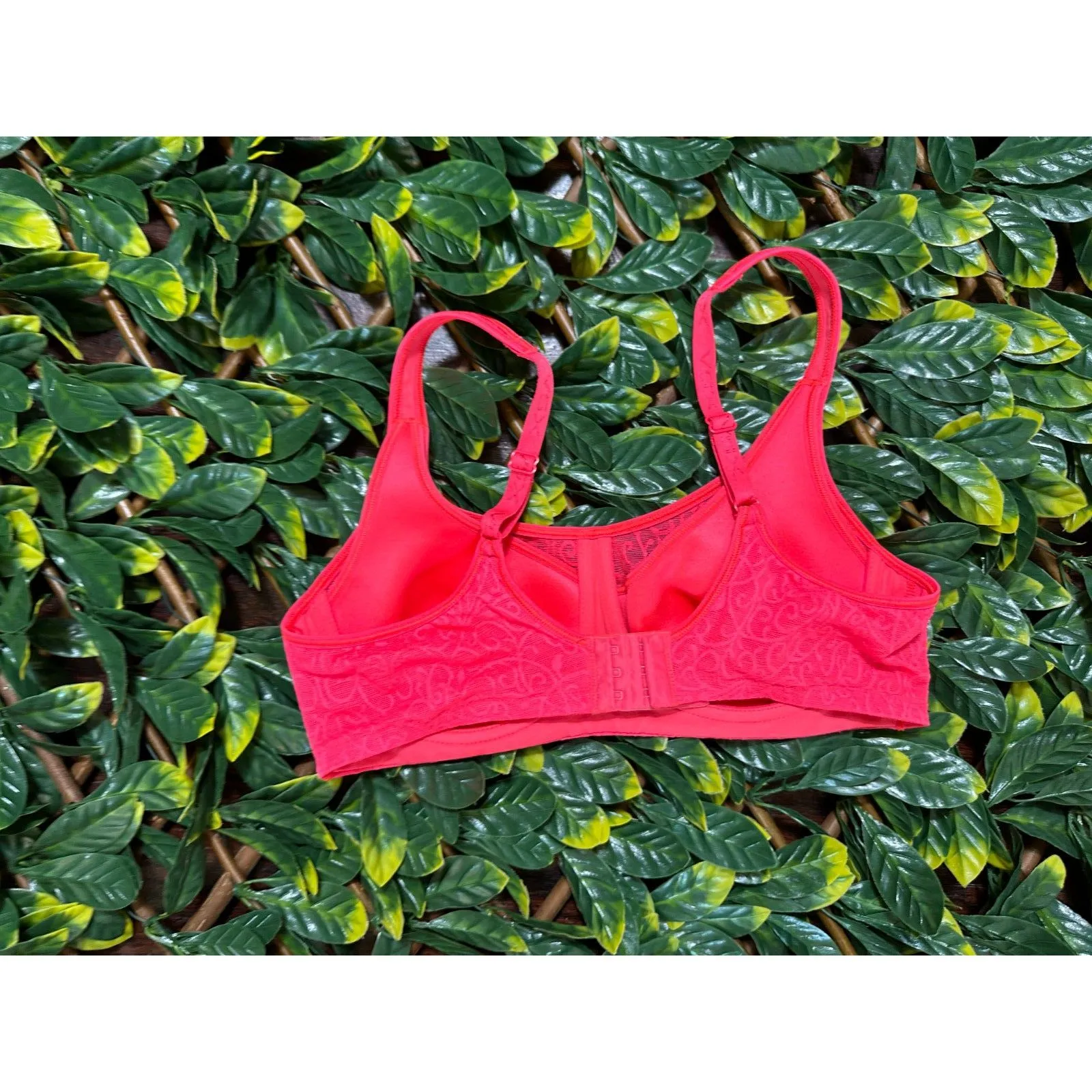 Victoria's Secret VSX Sport Pink Lace Sports Bra Size 36B - Image 2