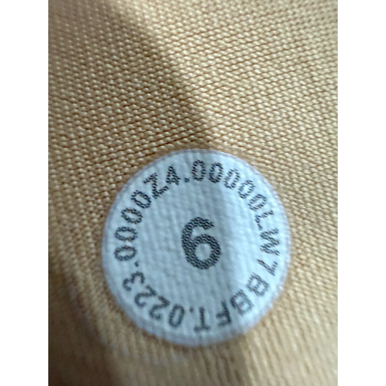 Lululemon Speed Up Shorts Women Peach Tan Lightweight Zipper Pocket Size 6 - Image 6