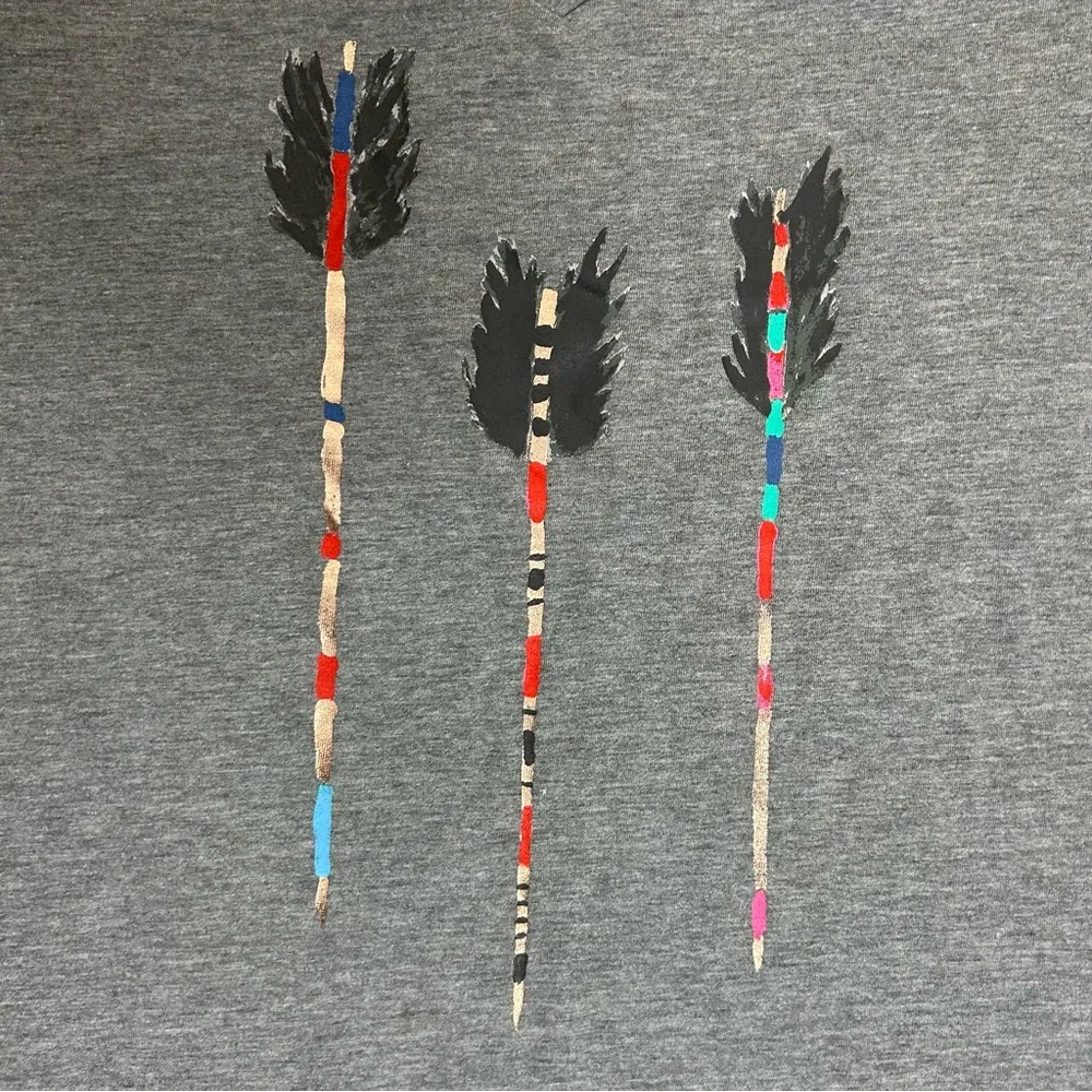 TOMS | Three Arrowhead Boho Graphic VNeck Tee Shirt Size M - Image 2