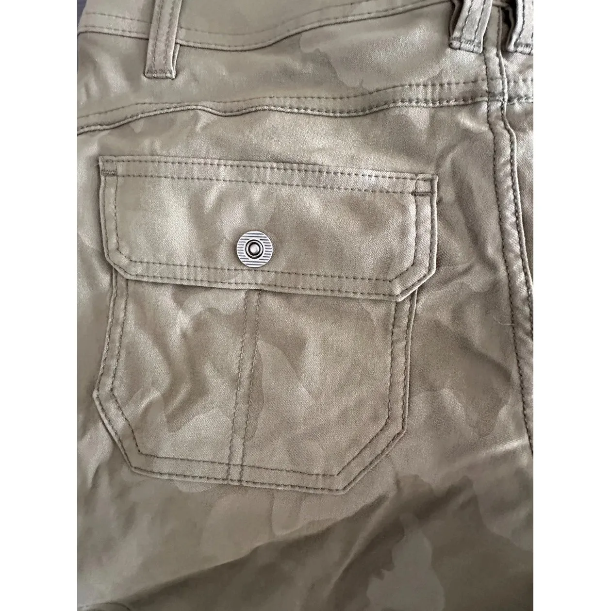 prAna Shorts Womens 4 Green Camo Standard Fit Mid Rise Outdoor Pockets - Image 8