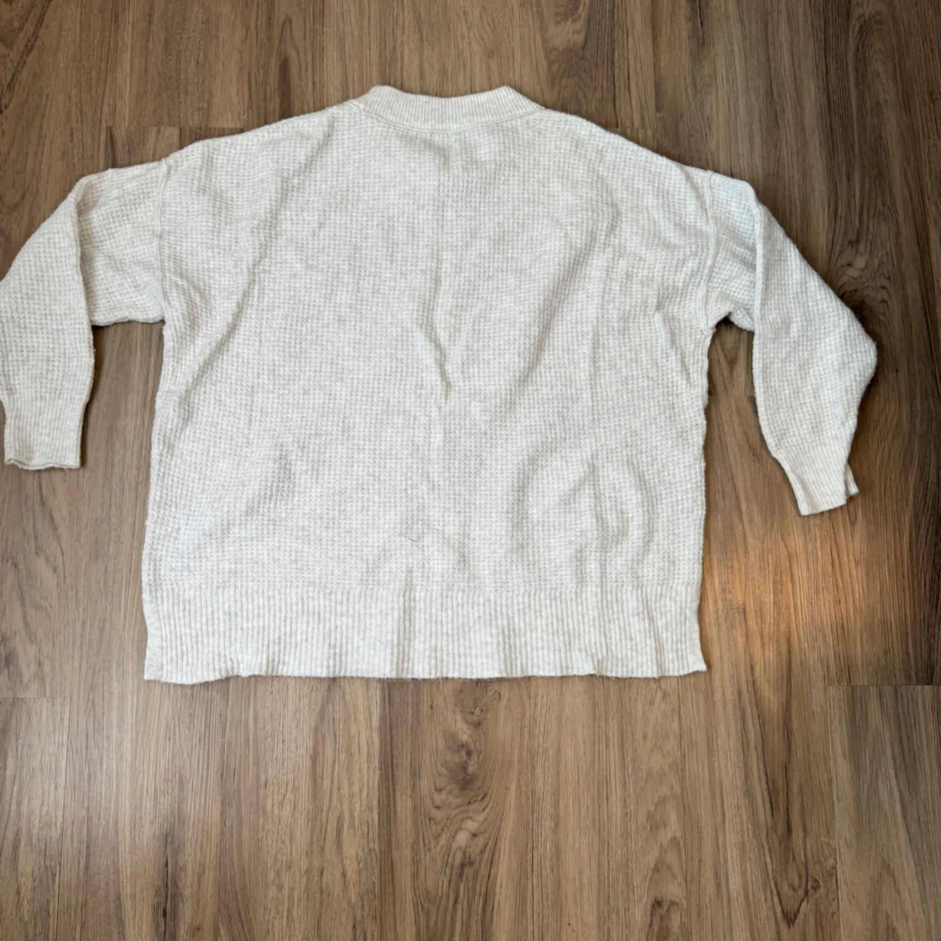 Aerie Waffle Knit Oversized Light Grey Sweater Size XS - Image 3