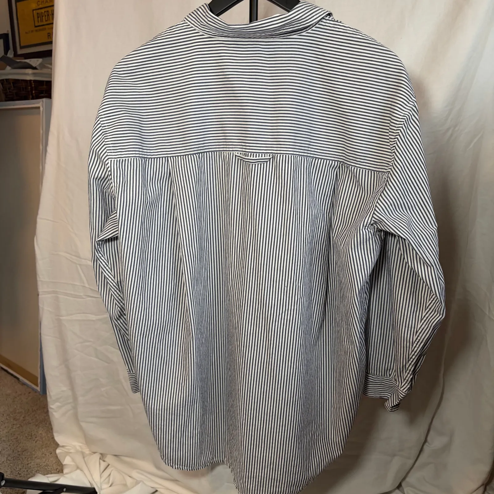 Gloria Vanderbilt womens blue white striped button down relaxed fit. Size L - Image 2