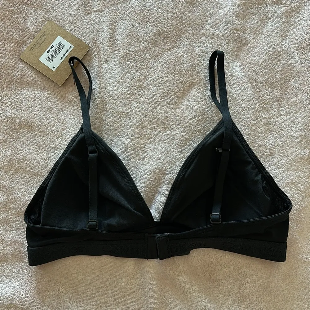 Calvin Klein Women's Black Lightly Lined Triangle Bralette / Size M - Image 6