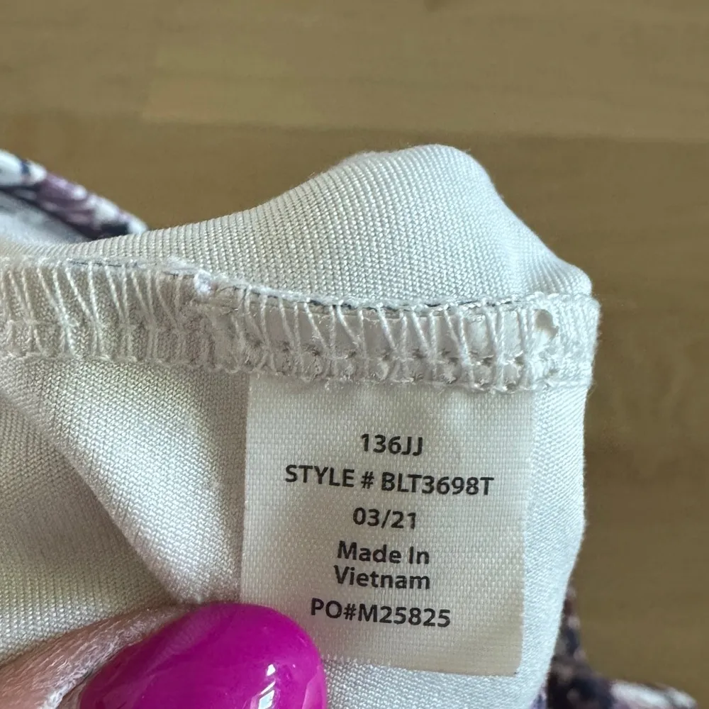 Balance Collection Oxblood Red Wild Flowers Floral Sleeveless Top Size large - Image 3