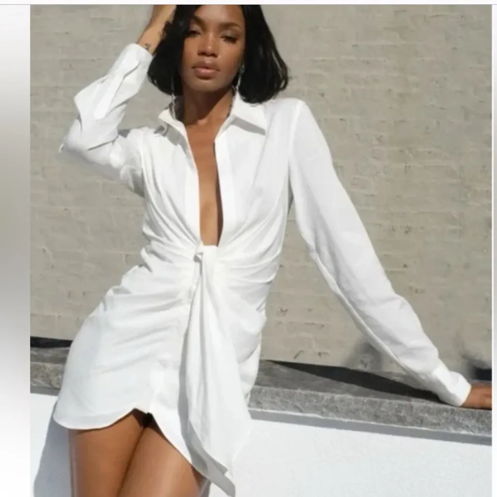 CHOOSY Elegant White Deep Plunge Sexy Shirt Dress Long Sleeve Mini NWT Boutique Size 6 - Image 2