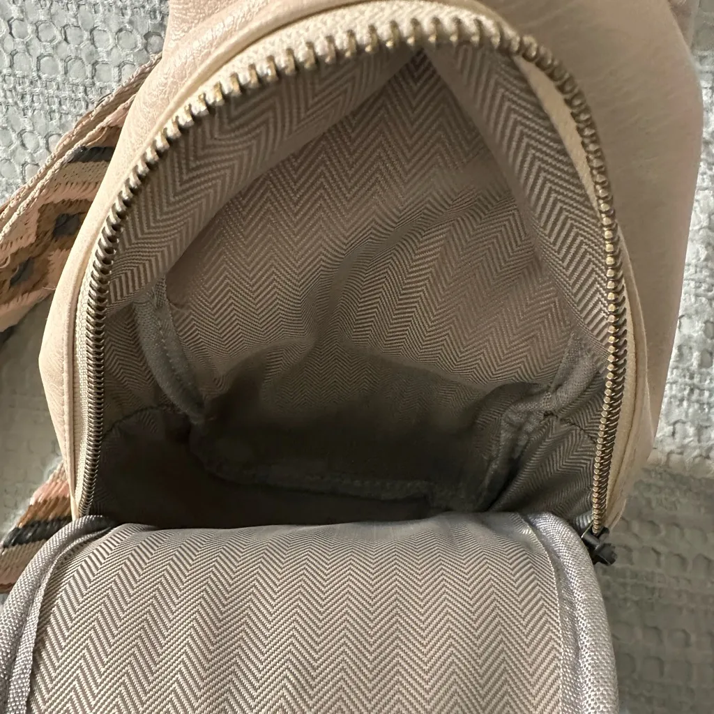 Aztec Crossbody Bag - Image 6