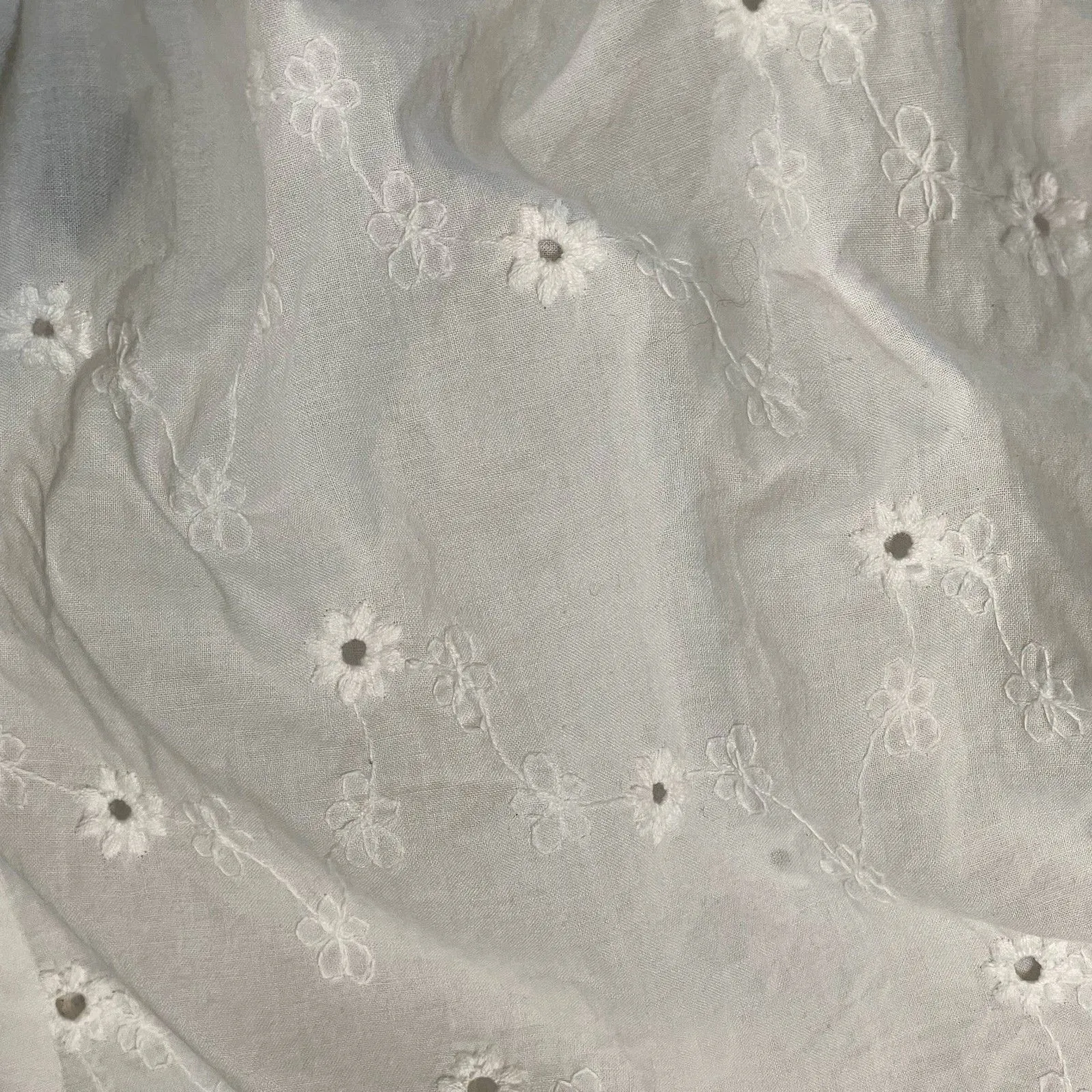 Cliche | White Eyelet Cropped Peasant Top | Small - Image 7