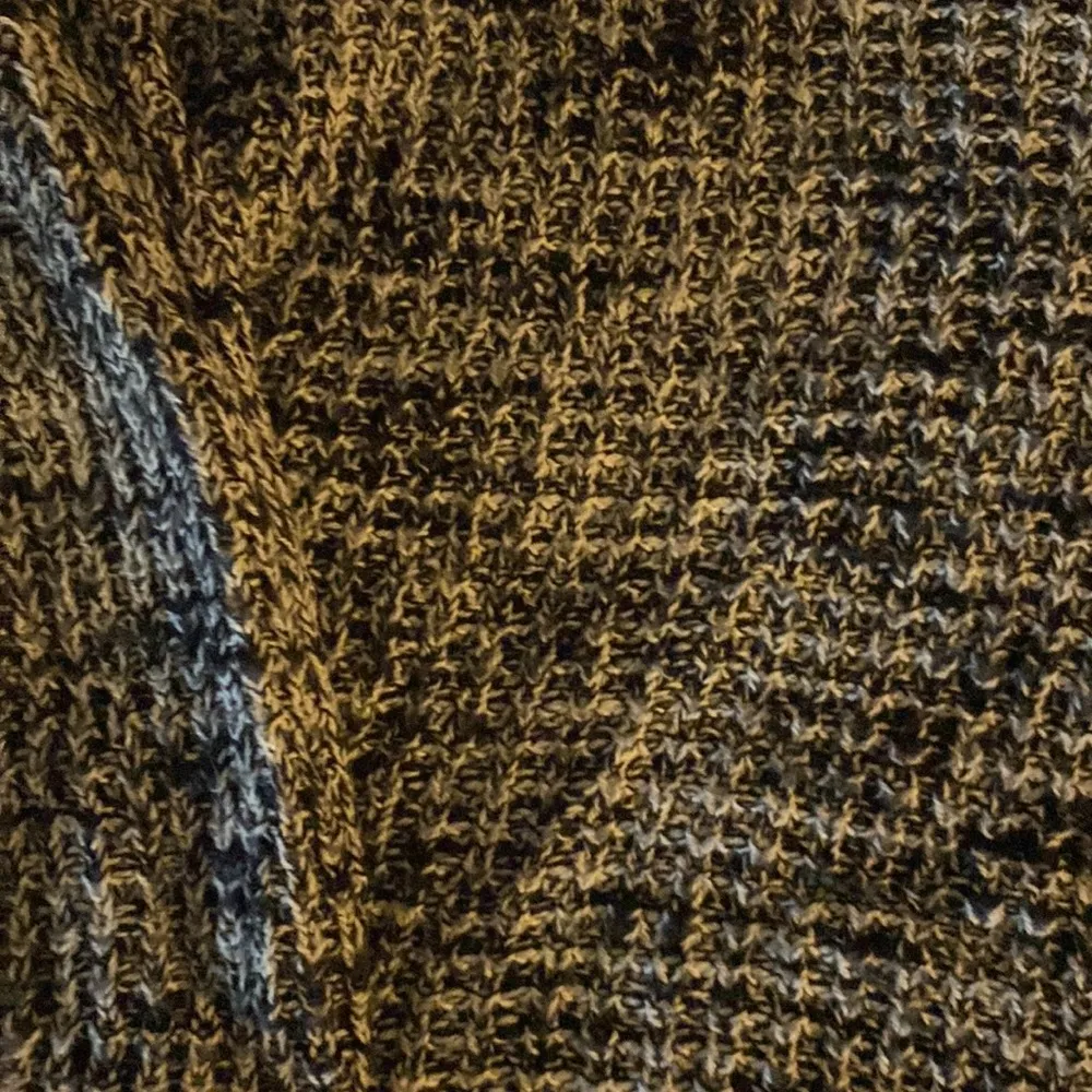 Women’s oversized sweater size large - Image 3