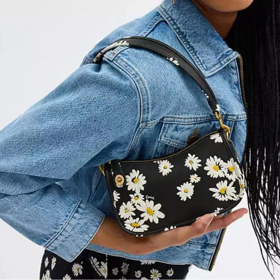 Authentic COACH 1941 Signature jacquard/Glovetanned turnlock zip closure Crosby - Image 4