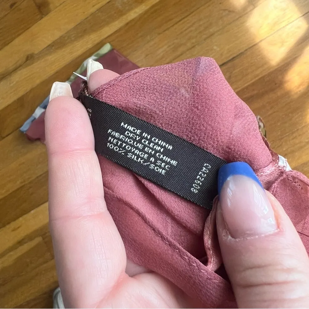 Beautiful silk Coach infinity scarf NWT - Image 5