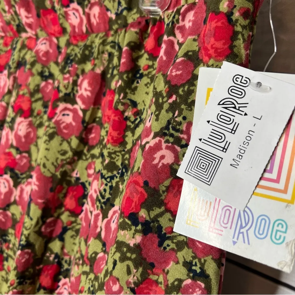 👑LuLaRoe Madison Skirt Green/Pink Floral L NWT - Image 3