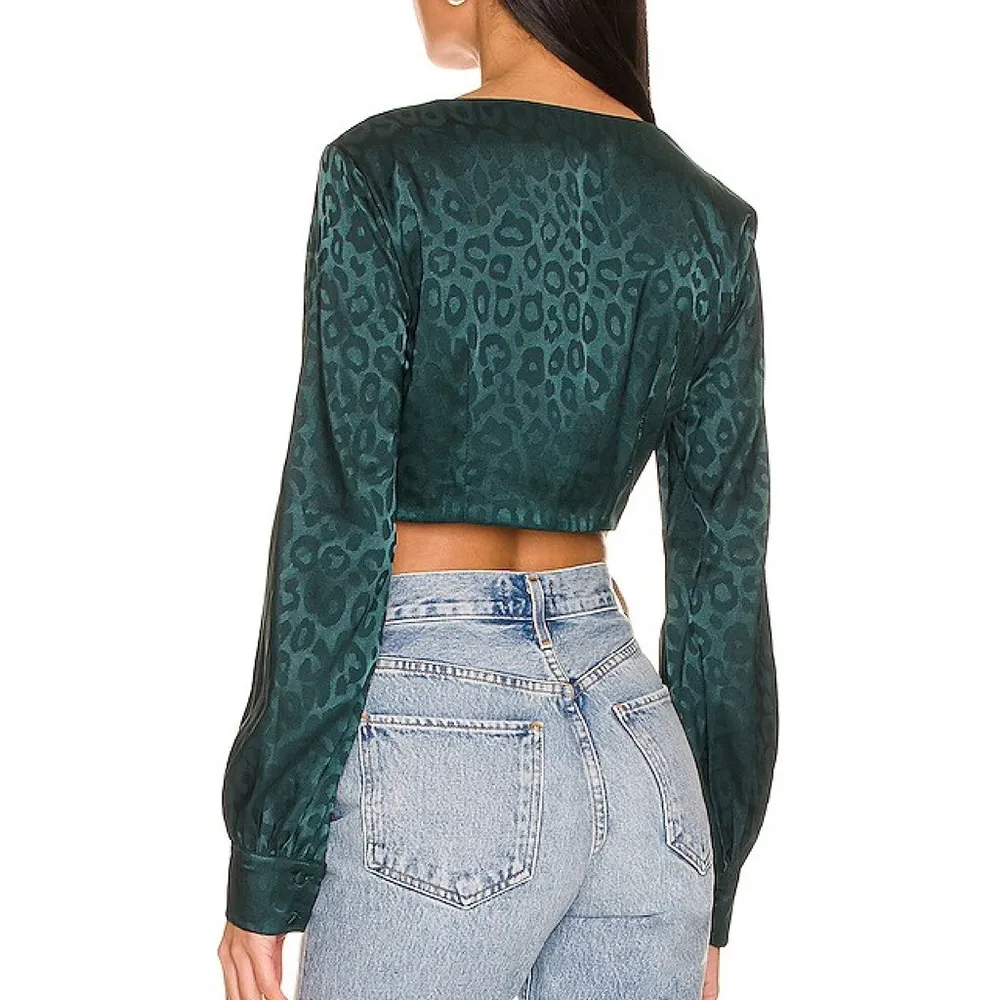 Superdown Audrina Twist Crop Top - Image 2