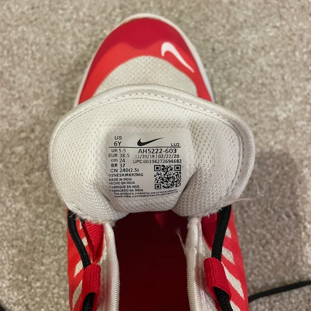 Nike Air Max Sneakers - Image 4