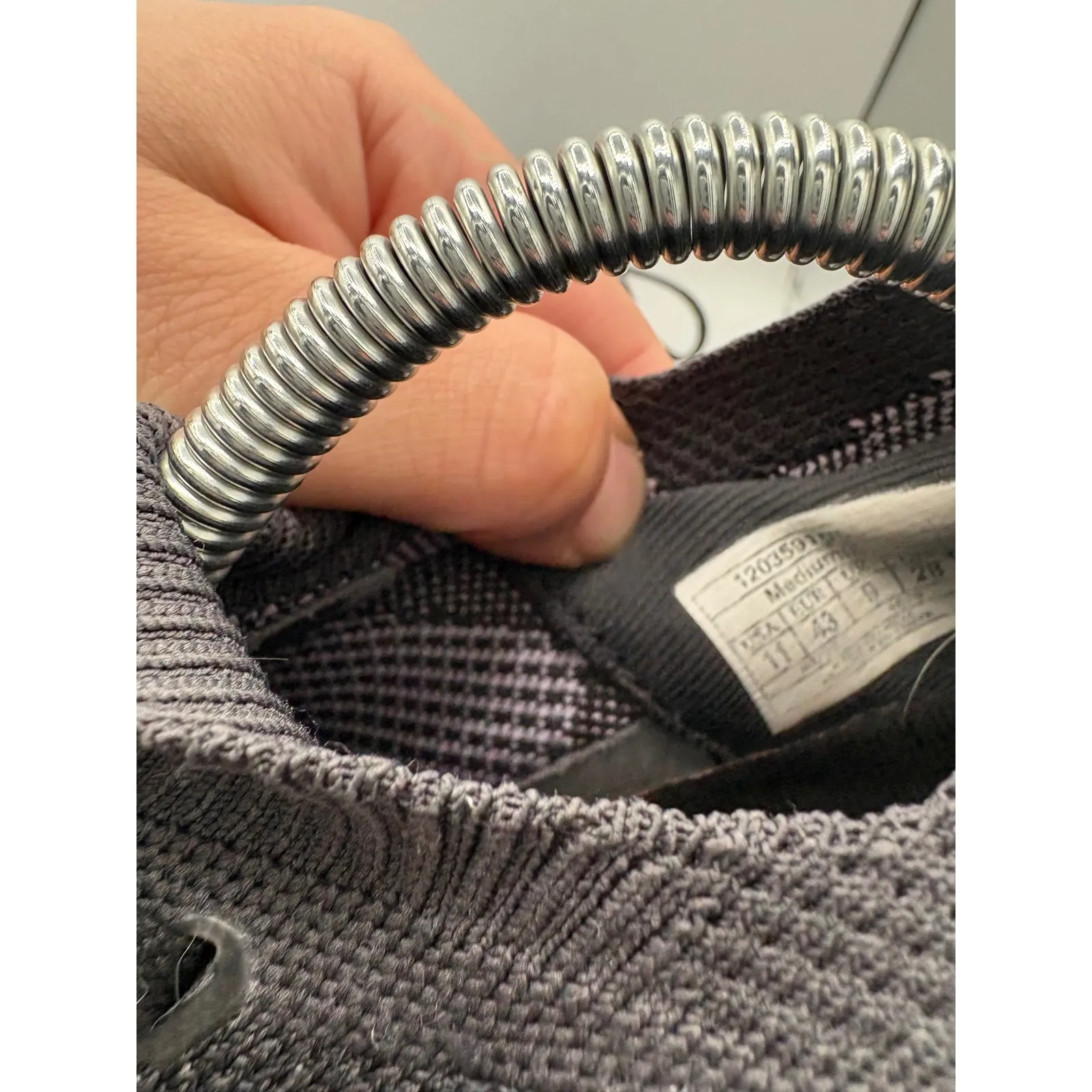 Brooks Levitate 5 Women's Running Shoes Stealth Fit Gray Pink Sneakers Size 11 - Image 7