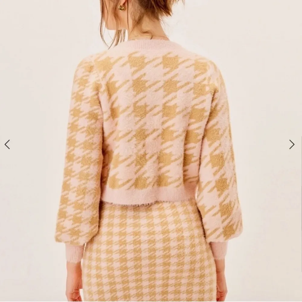 NWT For Love and Lemons Cher Fuzzy Mini Skirt Houndstooth Baby Pink & Beige Fur - Image 7