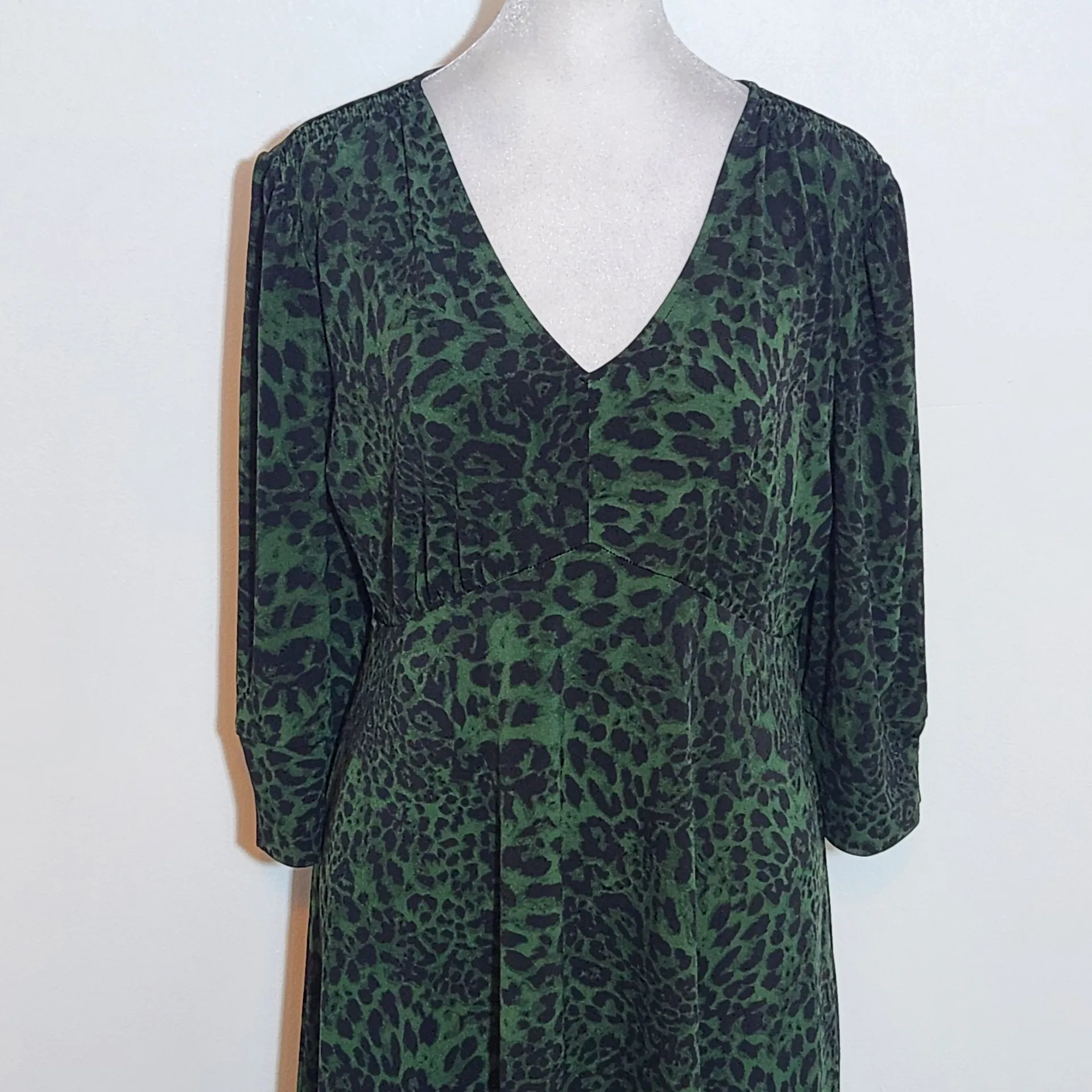 Lark & Ro Green Leopard Print Dress Size 14 Green Leopard V - Image 2