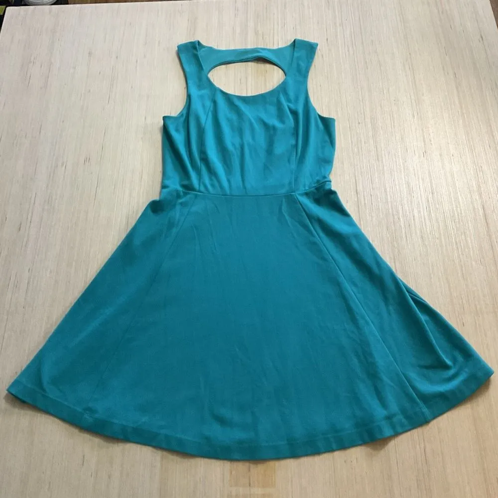 Express Teal Sleeveless Cut Out Back Pleat Medium Scoop Neck - Image 2