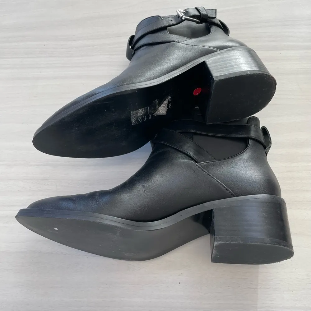 & Other Stories Black Buckle Leather Ankle Booties - Image 3