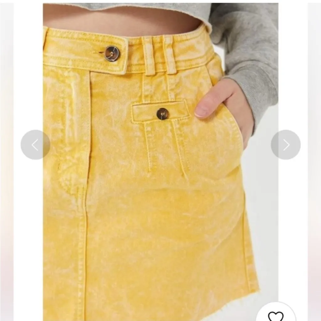BDG Urban Outfitters Yellow Acid Wash Mini Skirt Size Small - Image 3