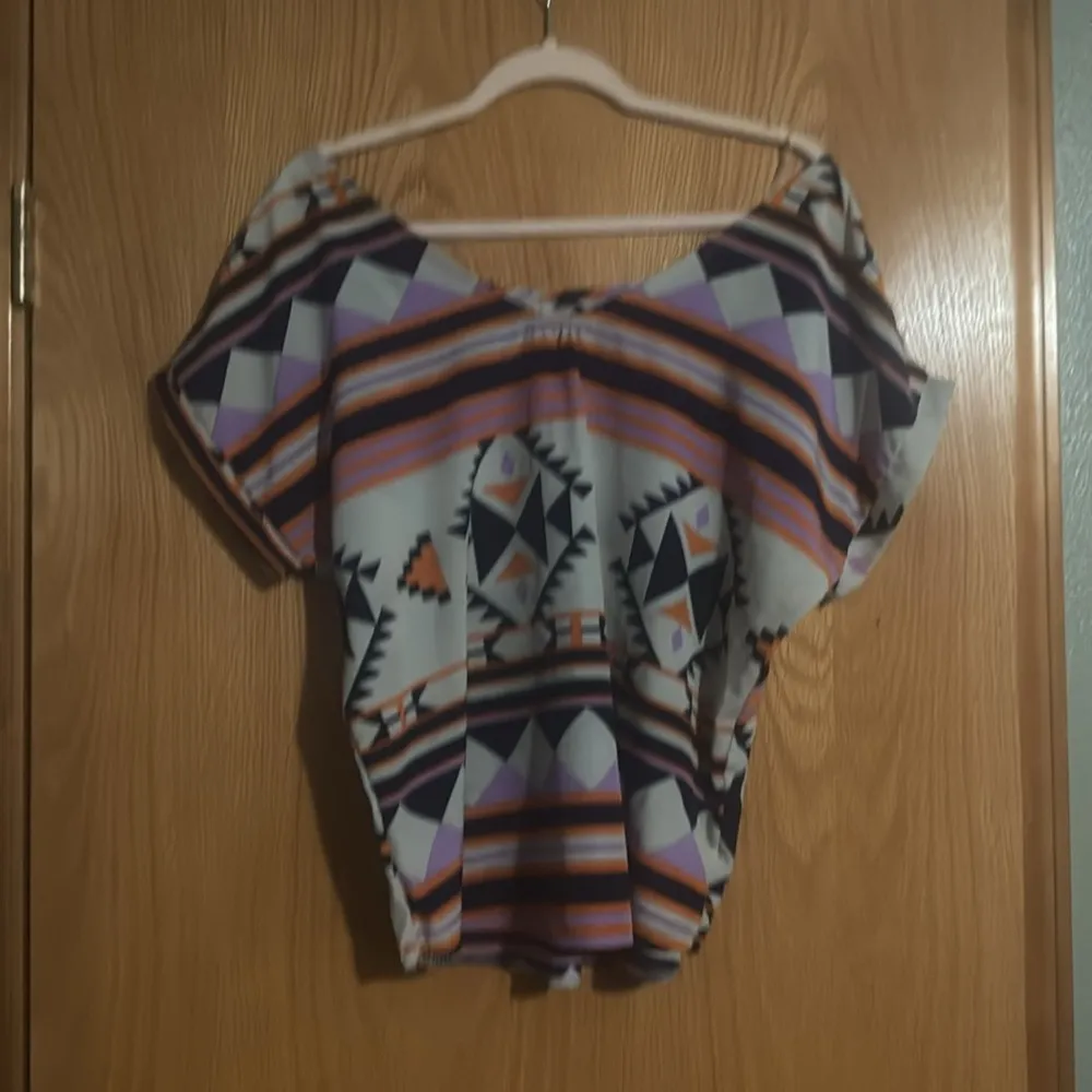 Aztec women’s shirt size medium - Image 3
